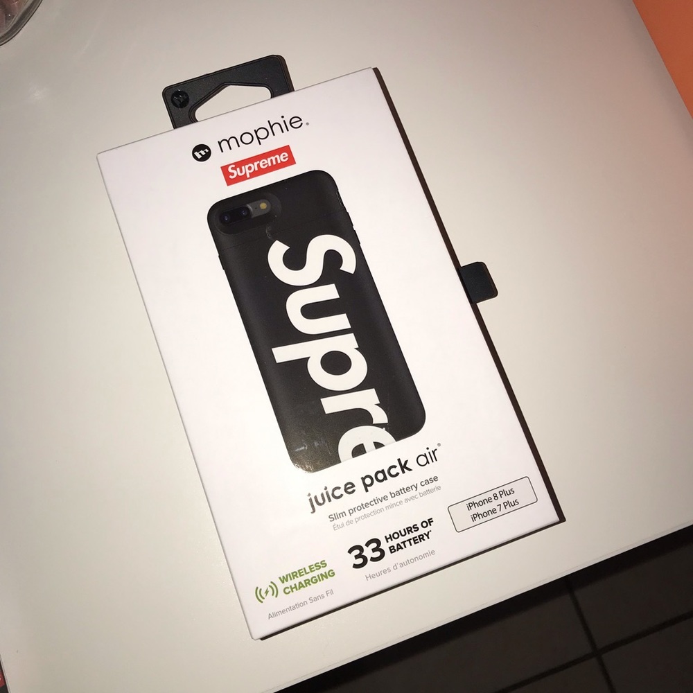 Supreme Mophie Juice Pack Air
